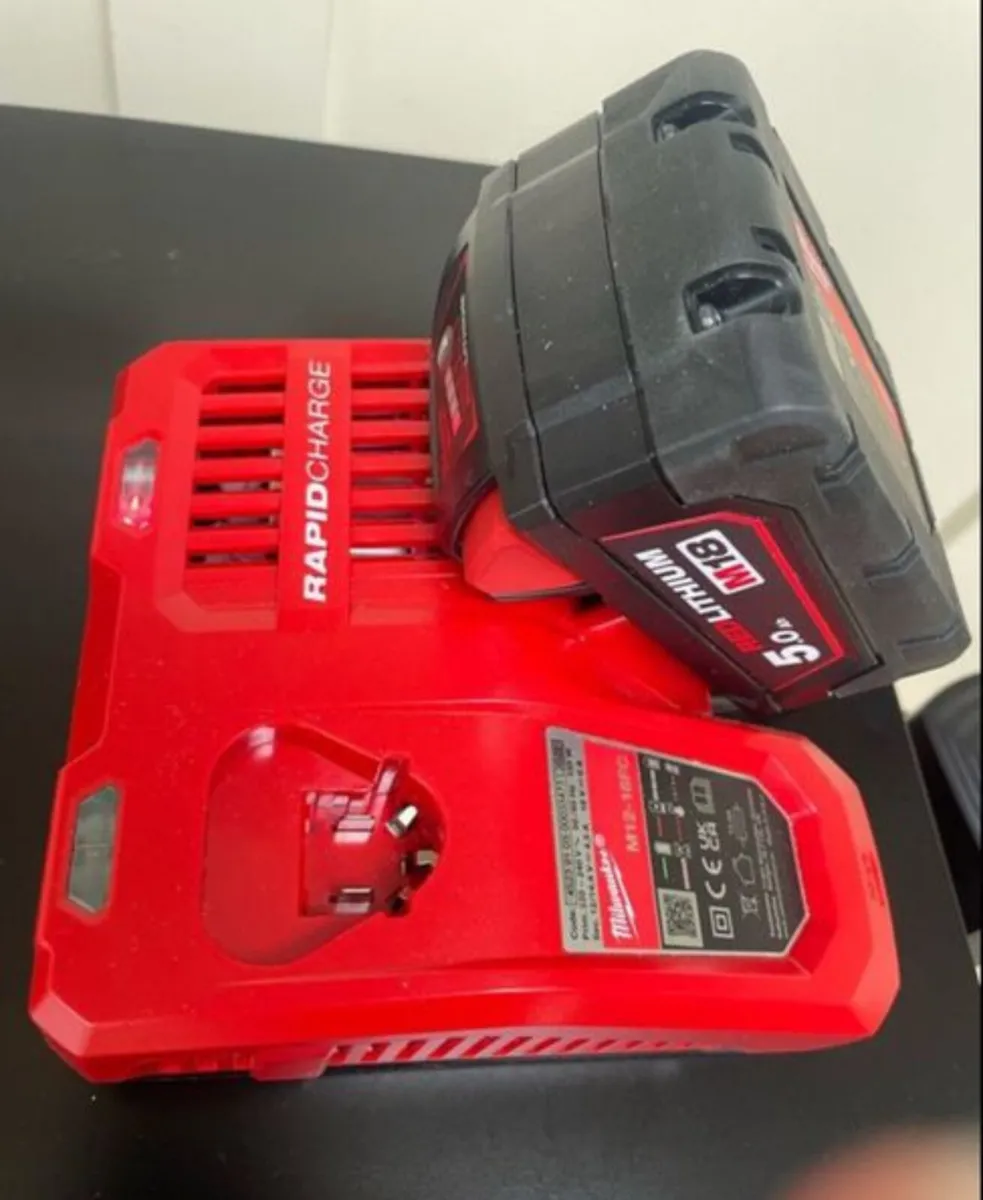 Milwaukee fast charger /5ah New