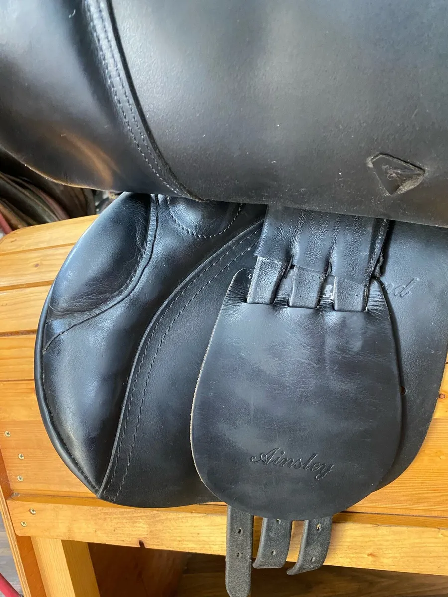 Black leather jump saddle medium wide - Image 3