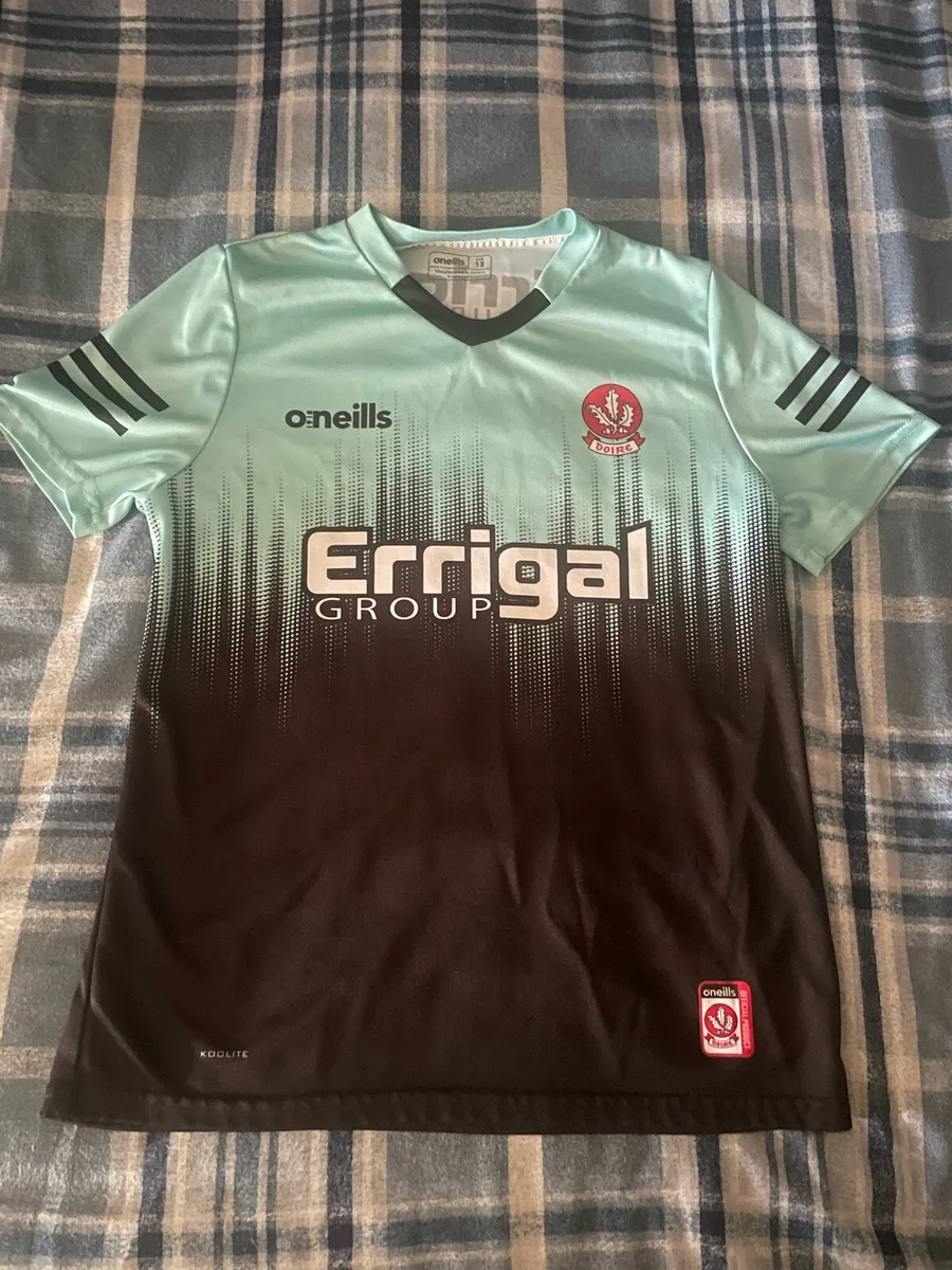 Derry GAA training top - Image 1