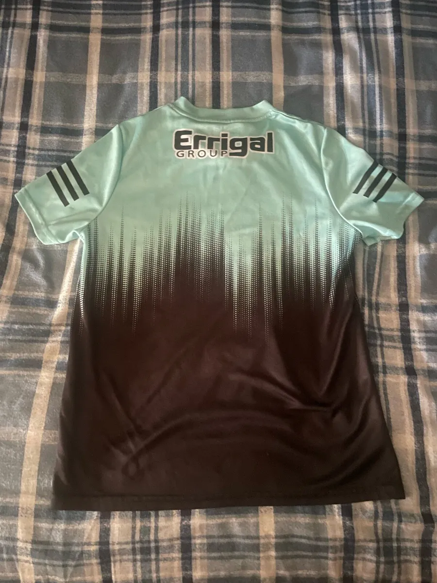 Derry GAA training top - Image 2
