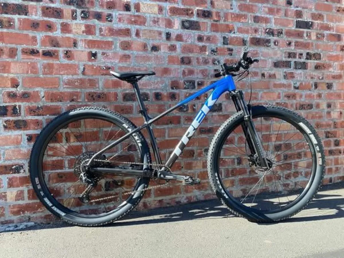 TREK MARLIN 8