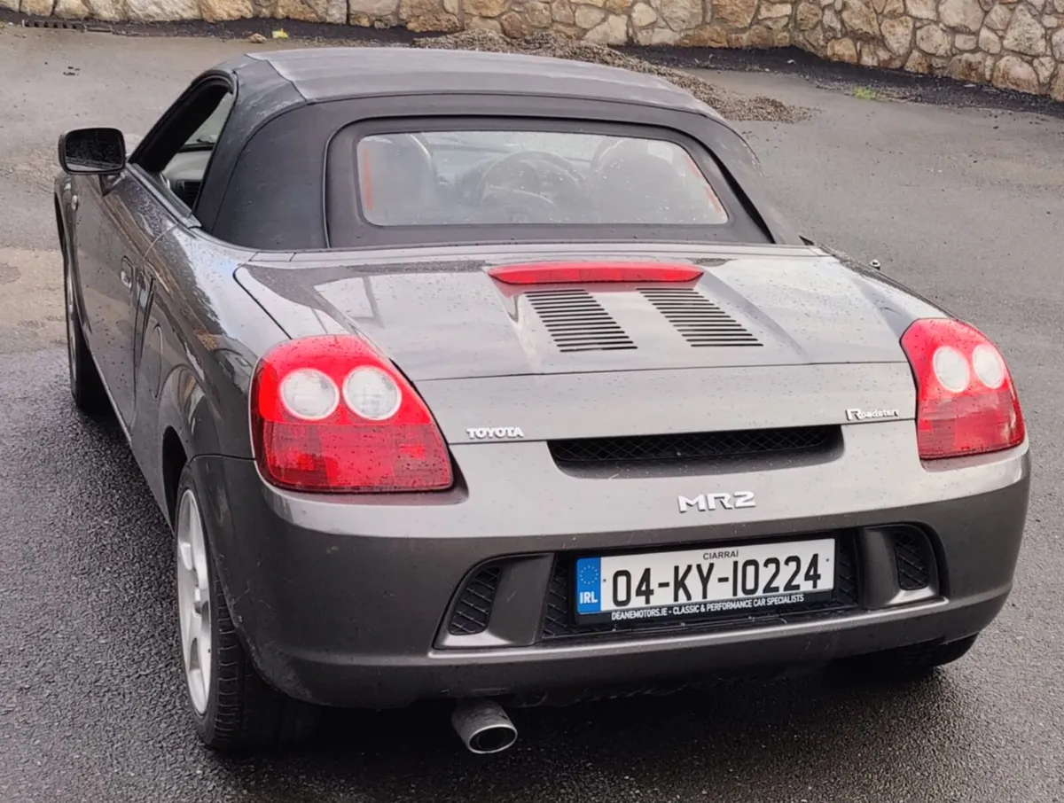 2004 Toyota MR2 - Image 4