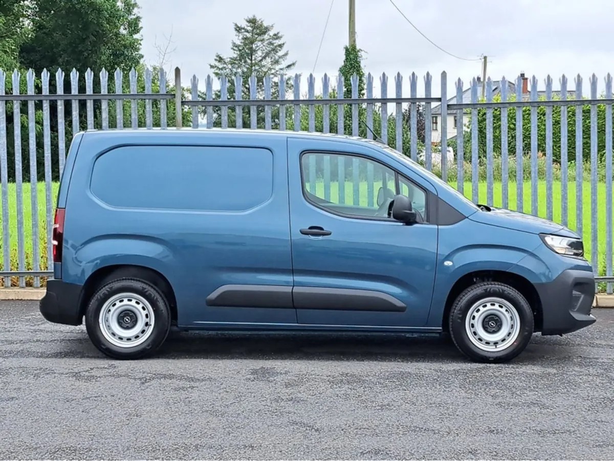 Opel Combo Komfort 1.5td 100BHP L1h1 - Image 3