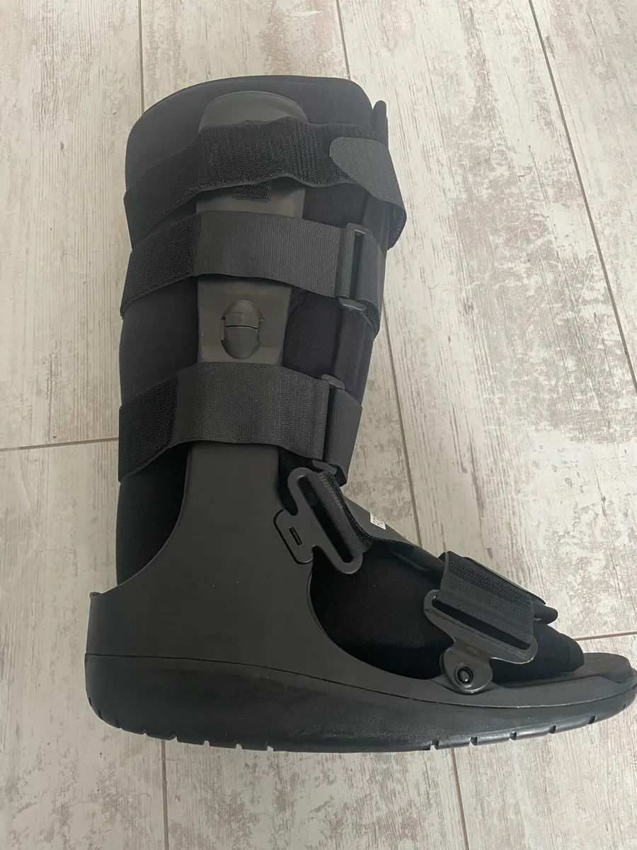 Air walker boot - Image 1