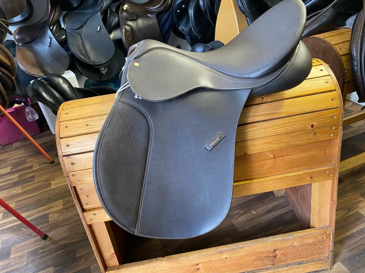 17.5-18” brown Wintec adjustable saddle - Image 1
