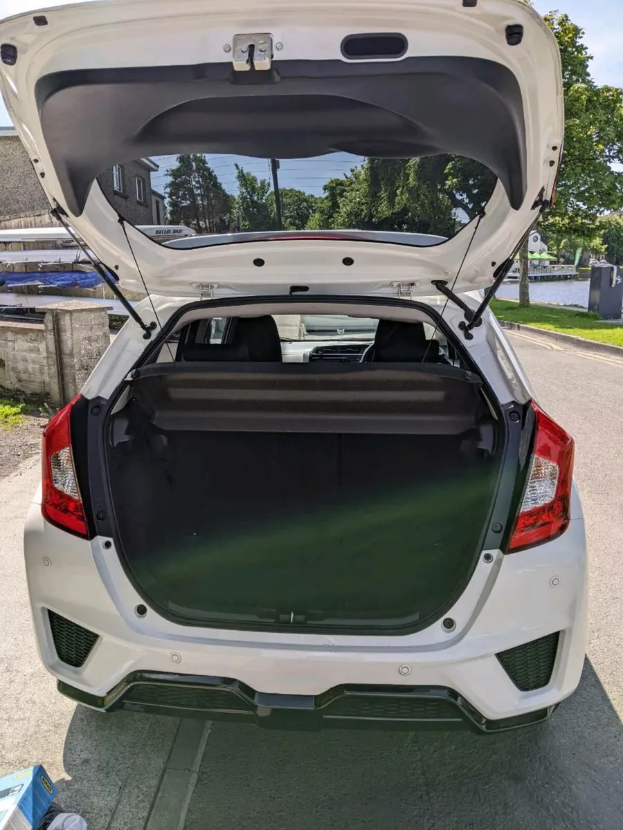 Immaculate Honda Jazz Executive 45,670mls - Image 3