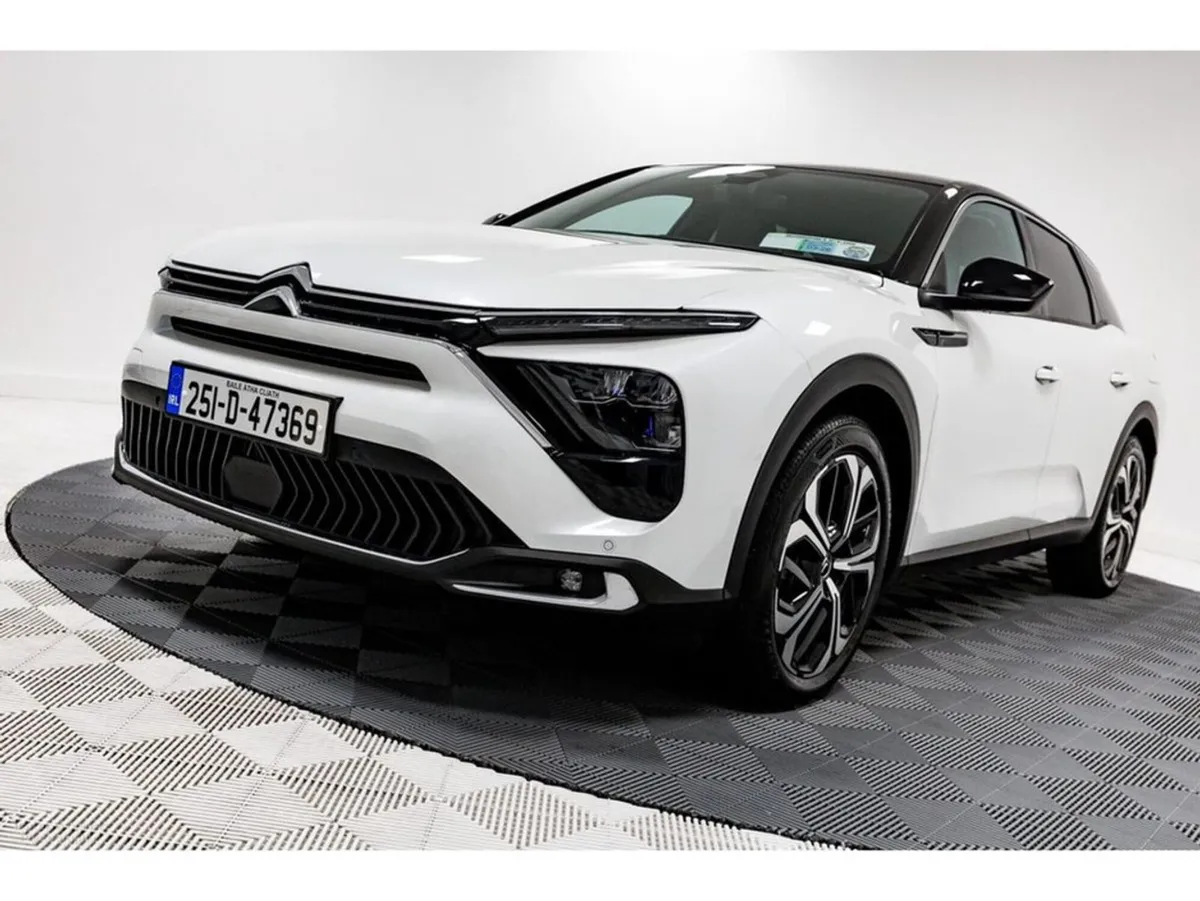Citroen C5 X Flair 1.6 Phev Auto 225HP - Image 3