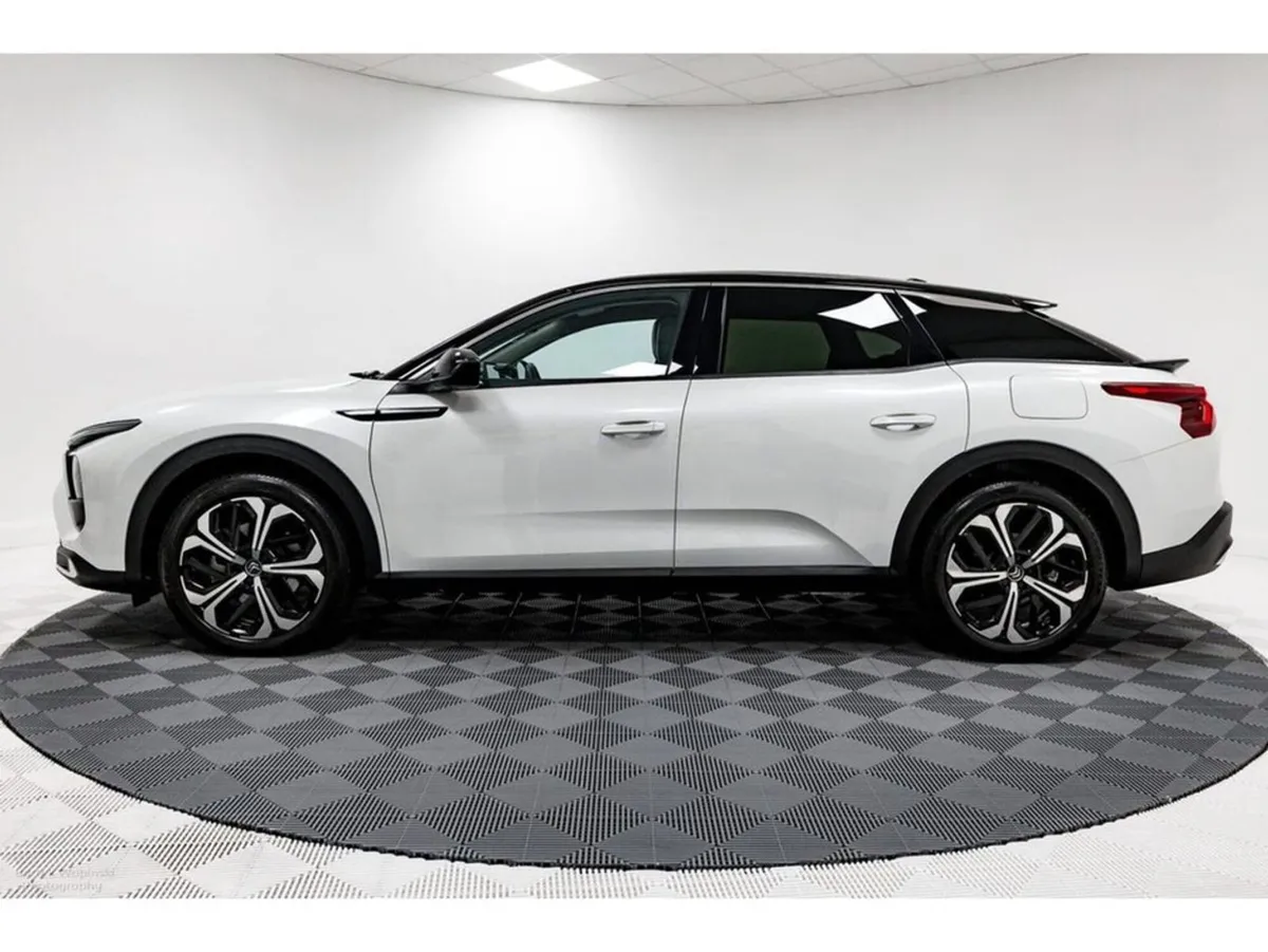 Citroen C5 X Flair 1.6 Phev Auto 225HP - Image 4