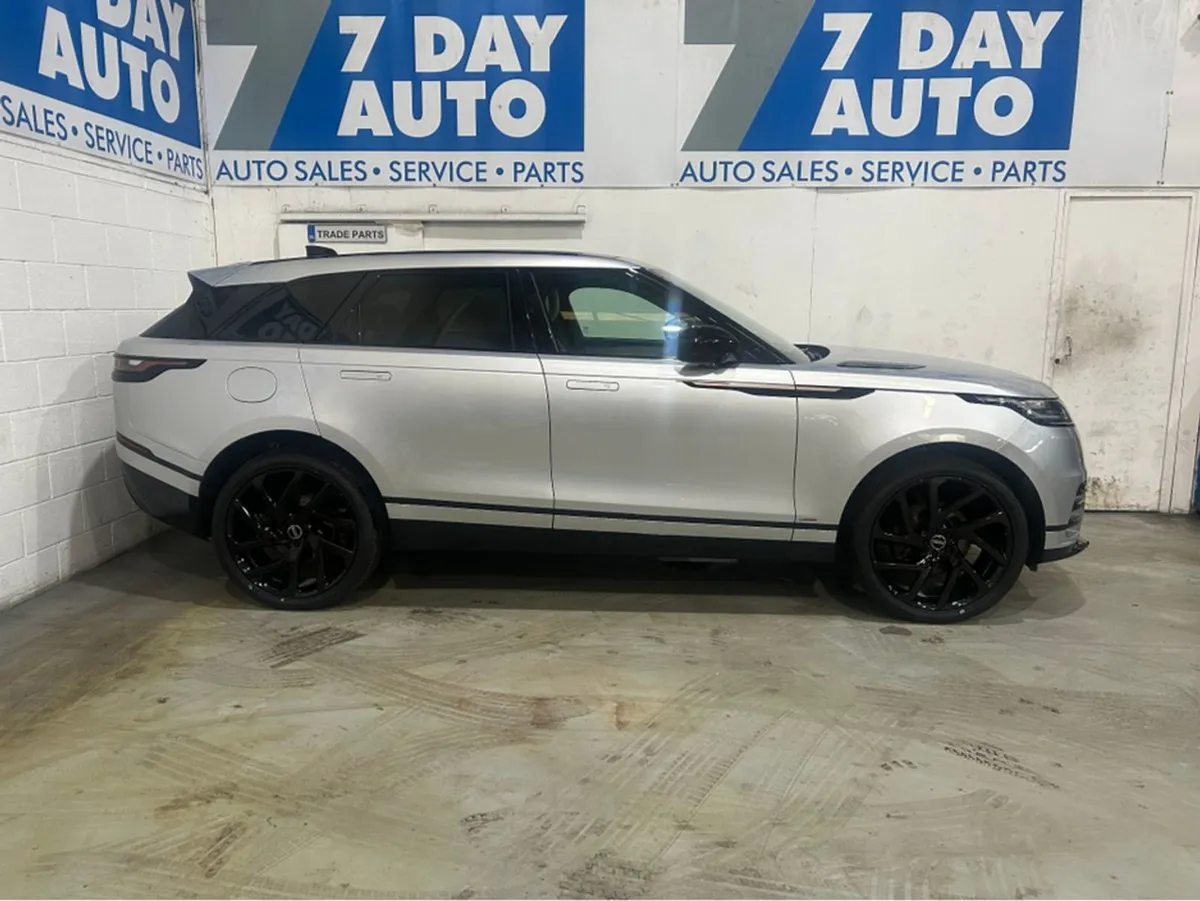 Land Rover Range Rover Velar Velar R-dynamic Pan - Image 3