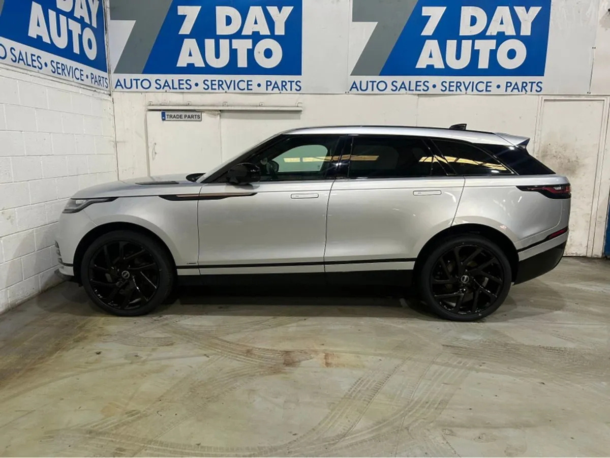 Land Rover Range Rover Velar Velar R-dynamic Pan - Image 4