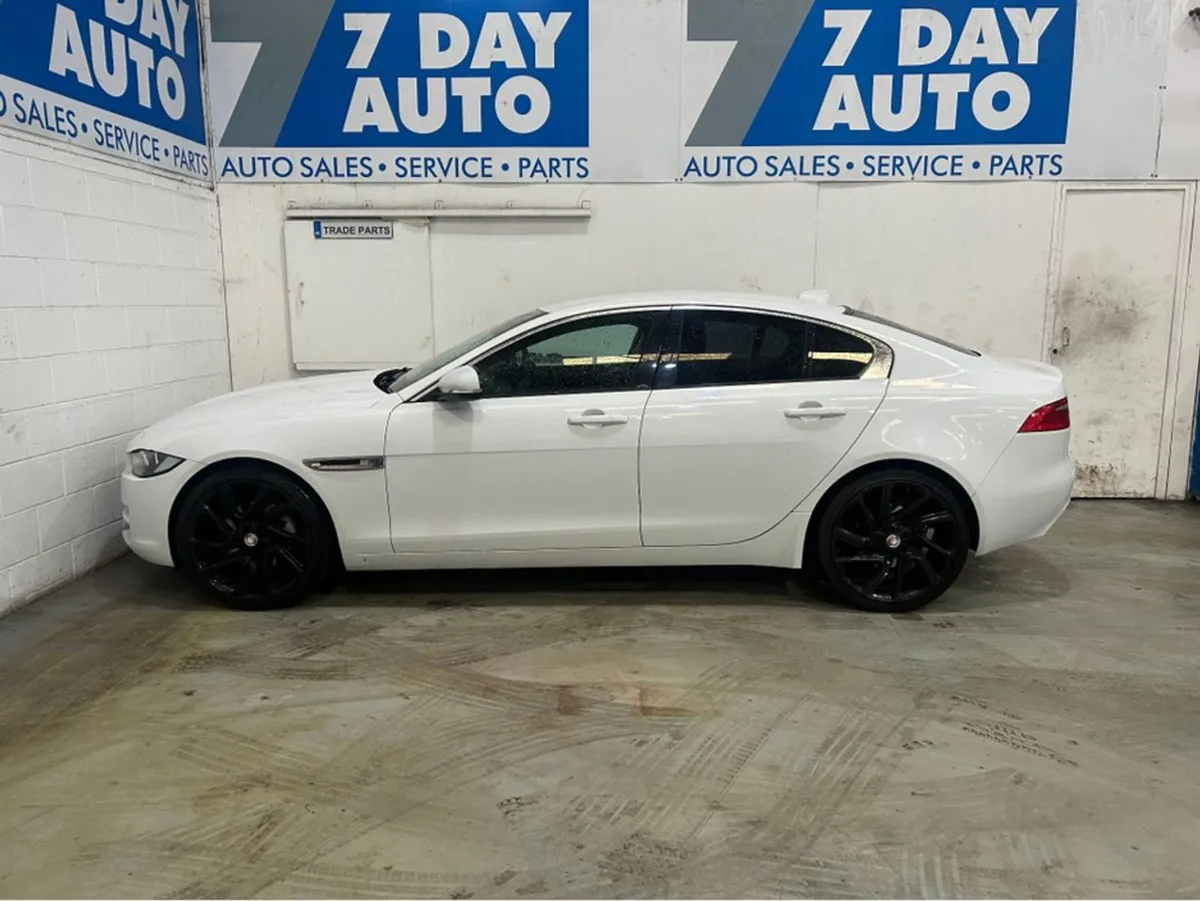 Jaguar XE 2.0 D SE 163PS 4DR Auto - Image 4