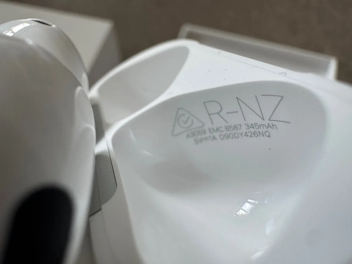 Airpods 4th generation with Active Noise Cancellat - Image 2