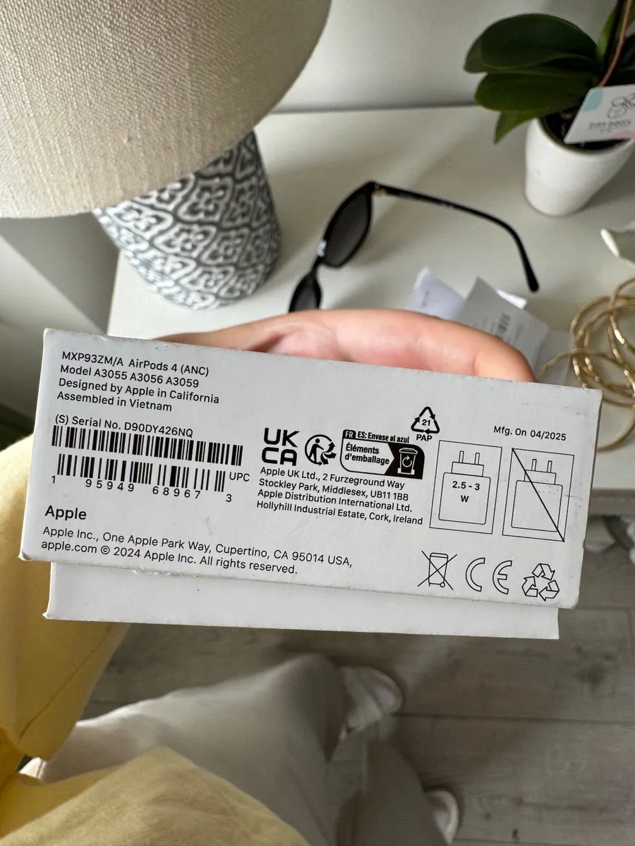Airpods 4th generation with Active Noise Cancellat - Image 4
