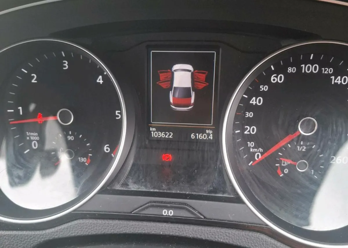 VOLKSWAGEN PASSAT 2.0 TDI DIESEL - Image 4