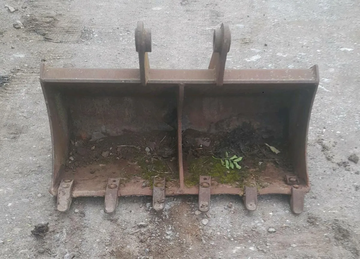 Digger bucket - Image 1