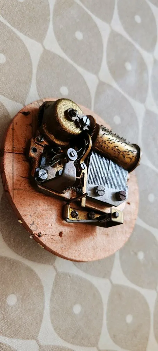 Antique music box mechanism - Image 1