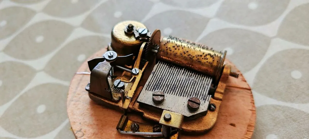 Antique music box mechanism - Image 4