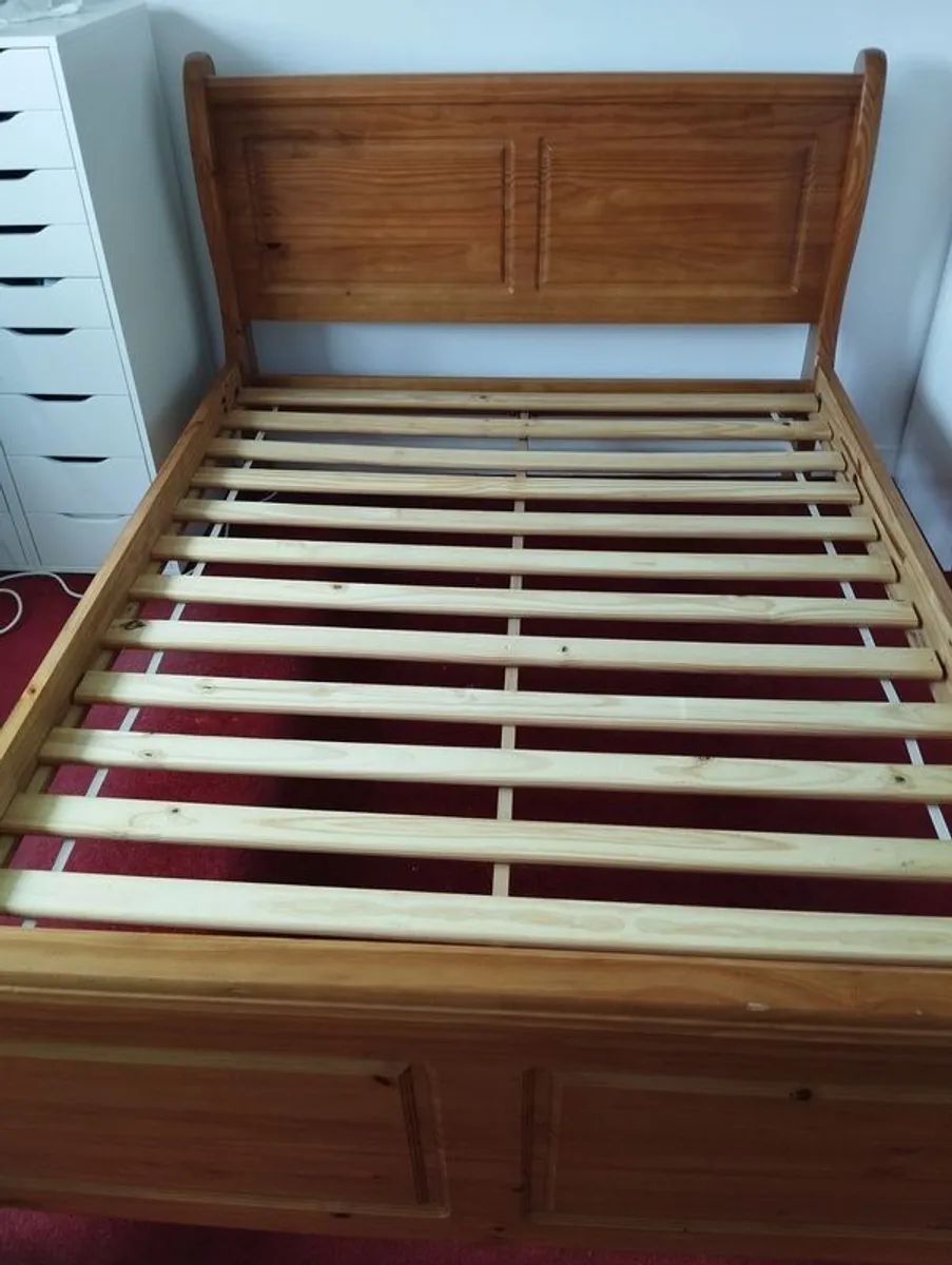 Solid wood double bed - Image 1