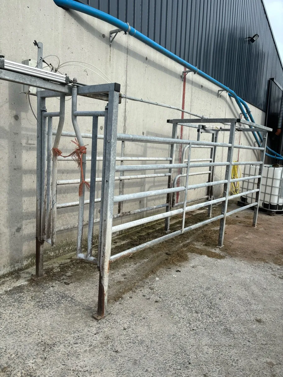 1-way Fabdec sorting gate - Image 2
