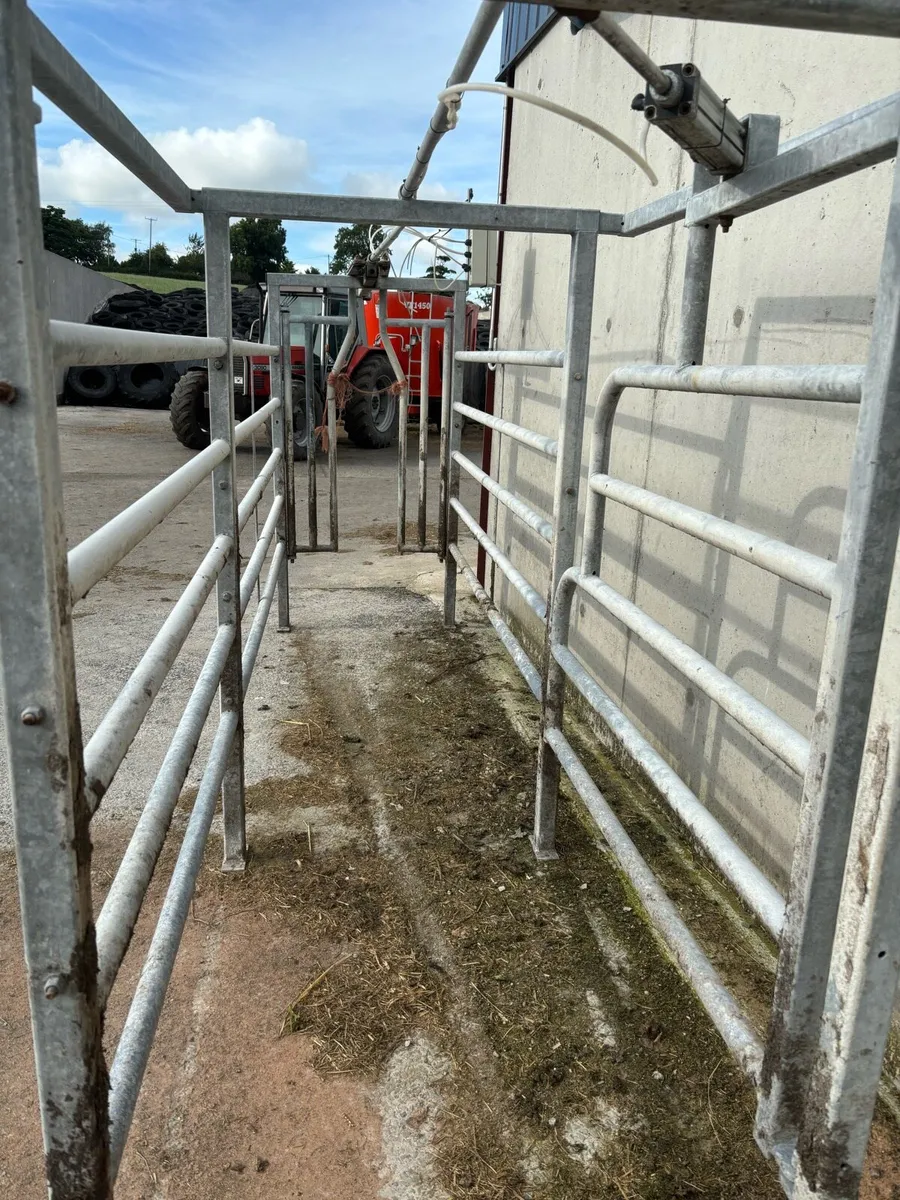 1-way Fabdec sorting gate - Image 3