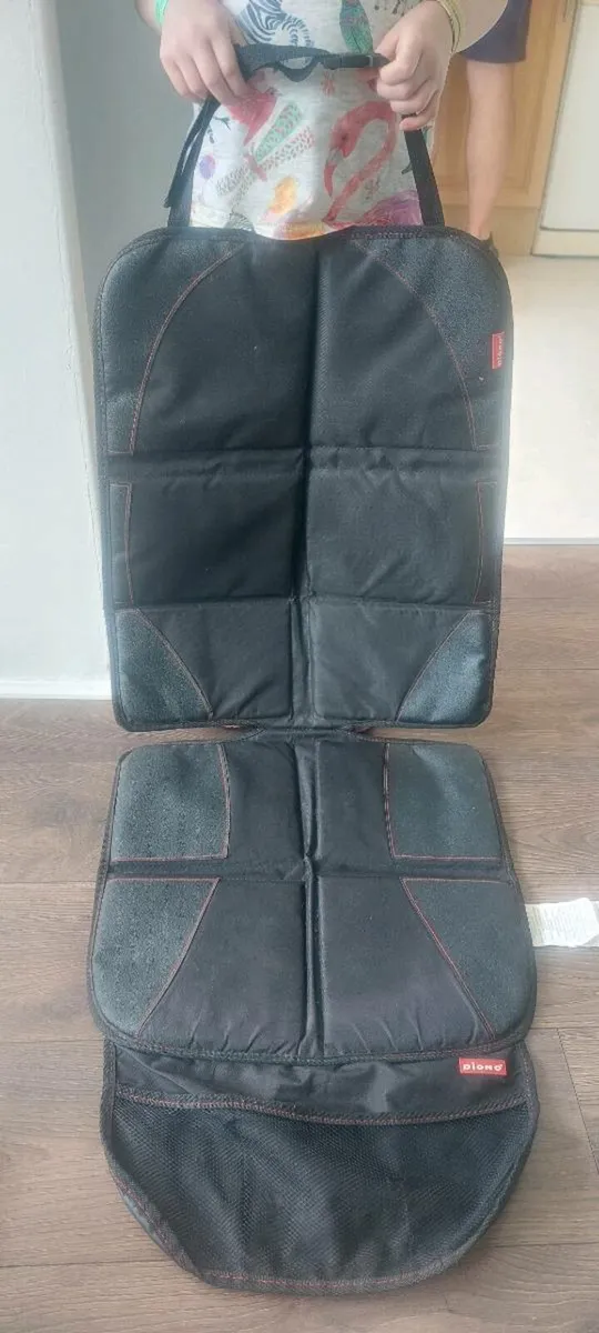 Car seat and mat - Image 1