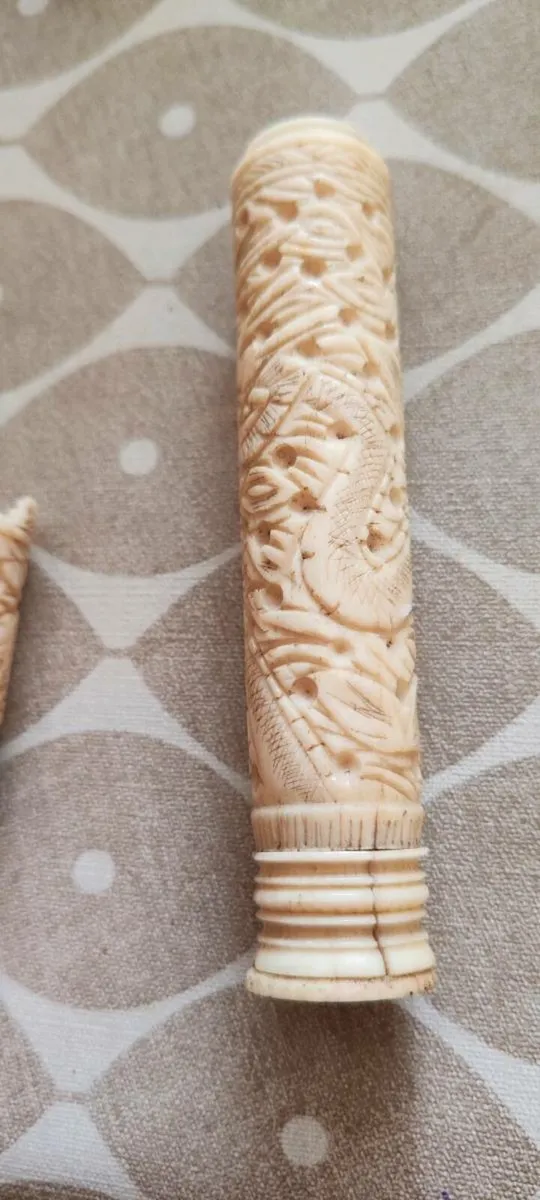Antique carved needle box - Image 2