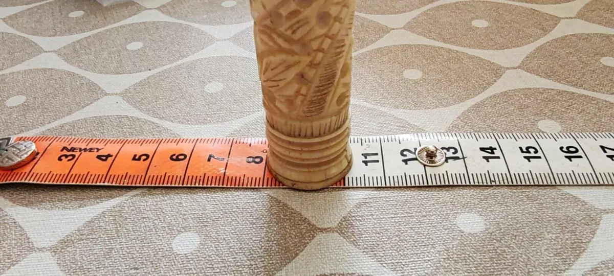 Antique carved needle box - Image 3