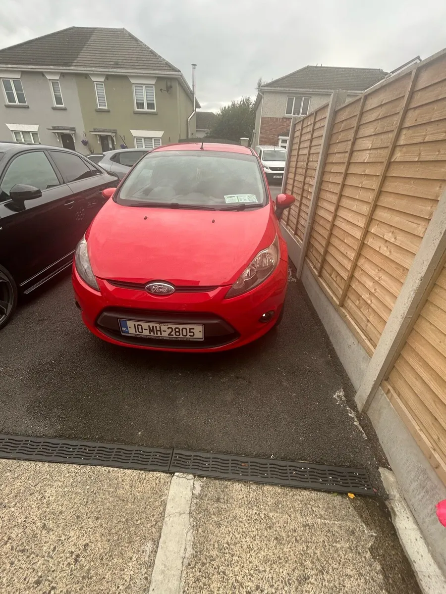 10 Ford fiesta - Image 1