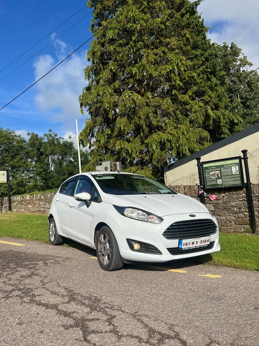 Ford fiesta - Image 2
