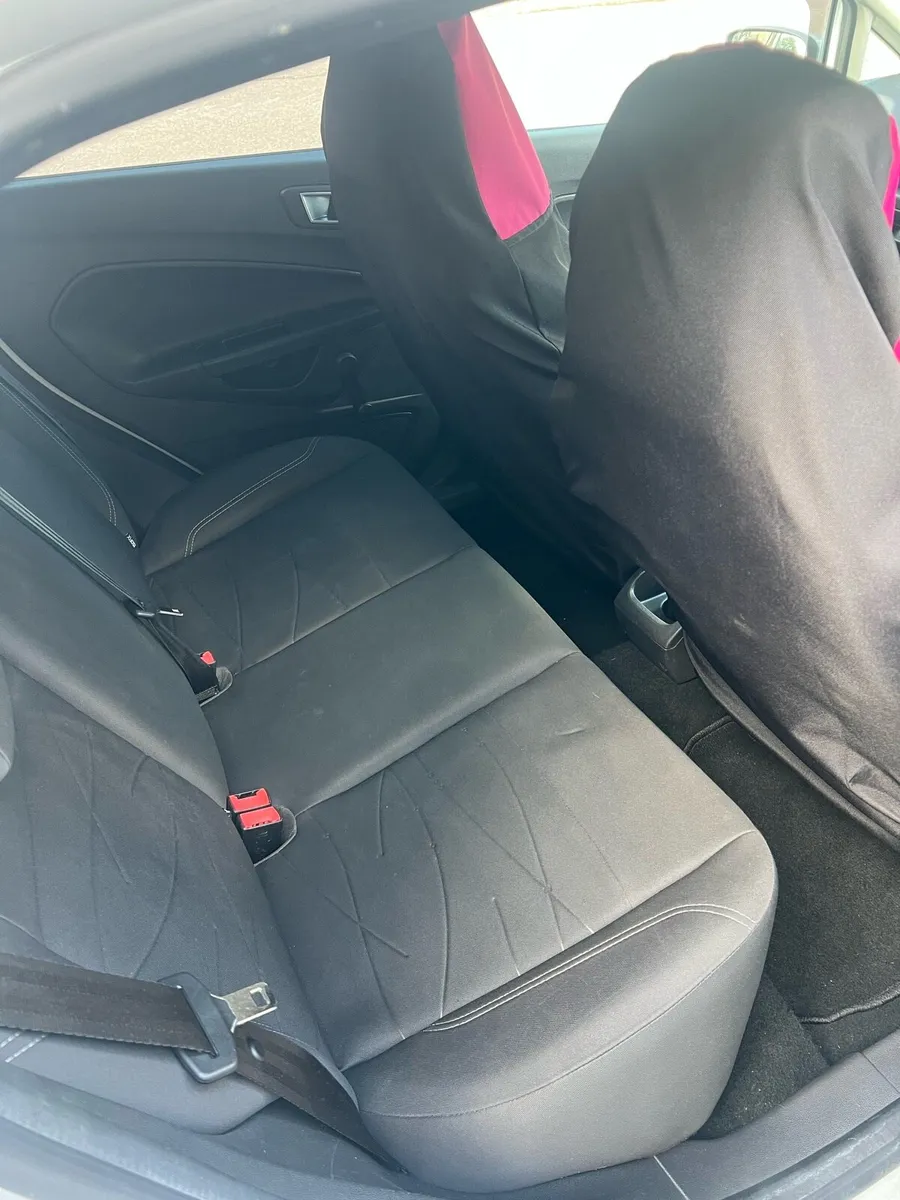 Ford fiesta - Image 3