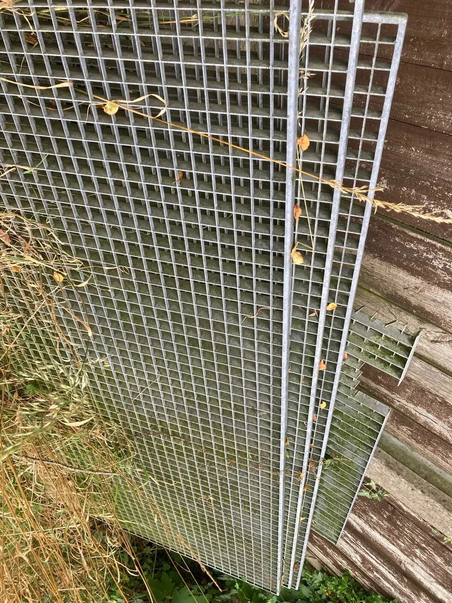 Galvanised steel walkway - Image 2
