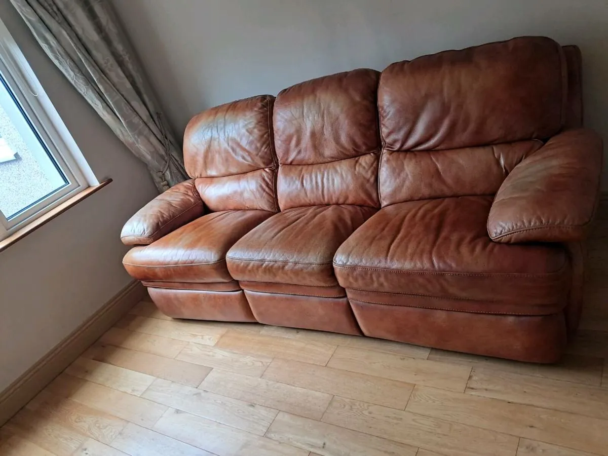 3 seater and 1 seater leather electric recliner - Image 1