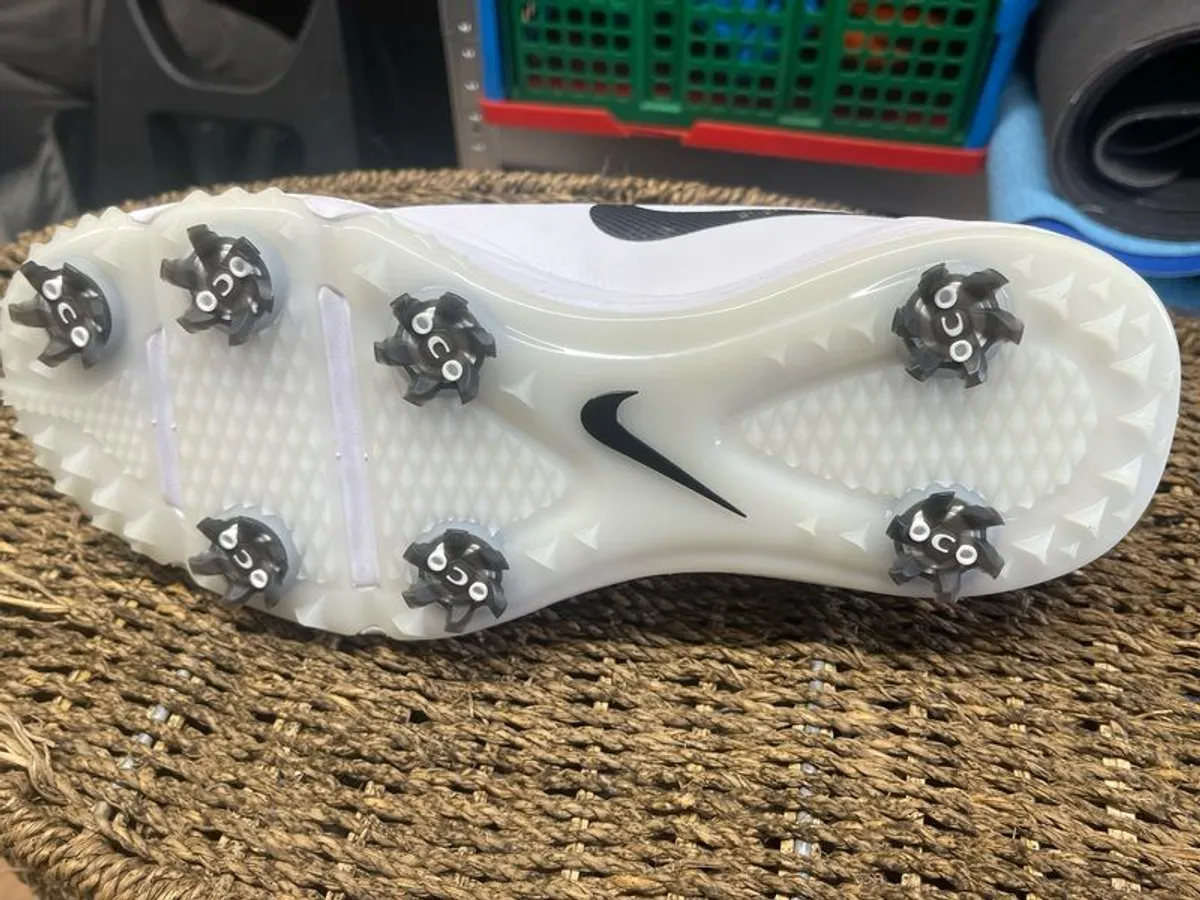 Nike Golf shoe - Image 2