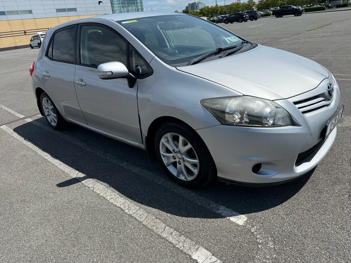 Toyota auris 2012 sport - Image 4