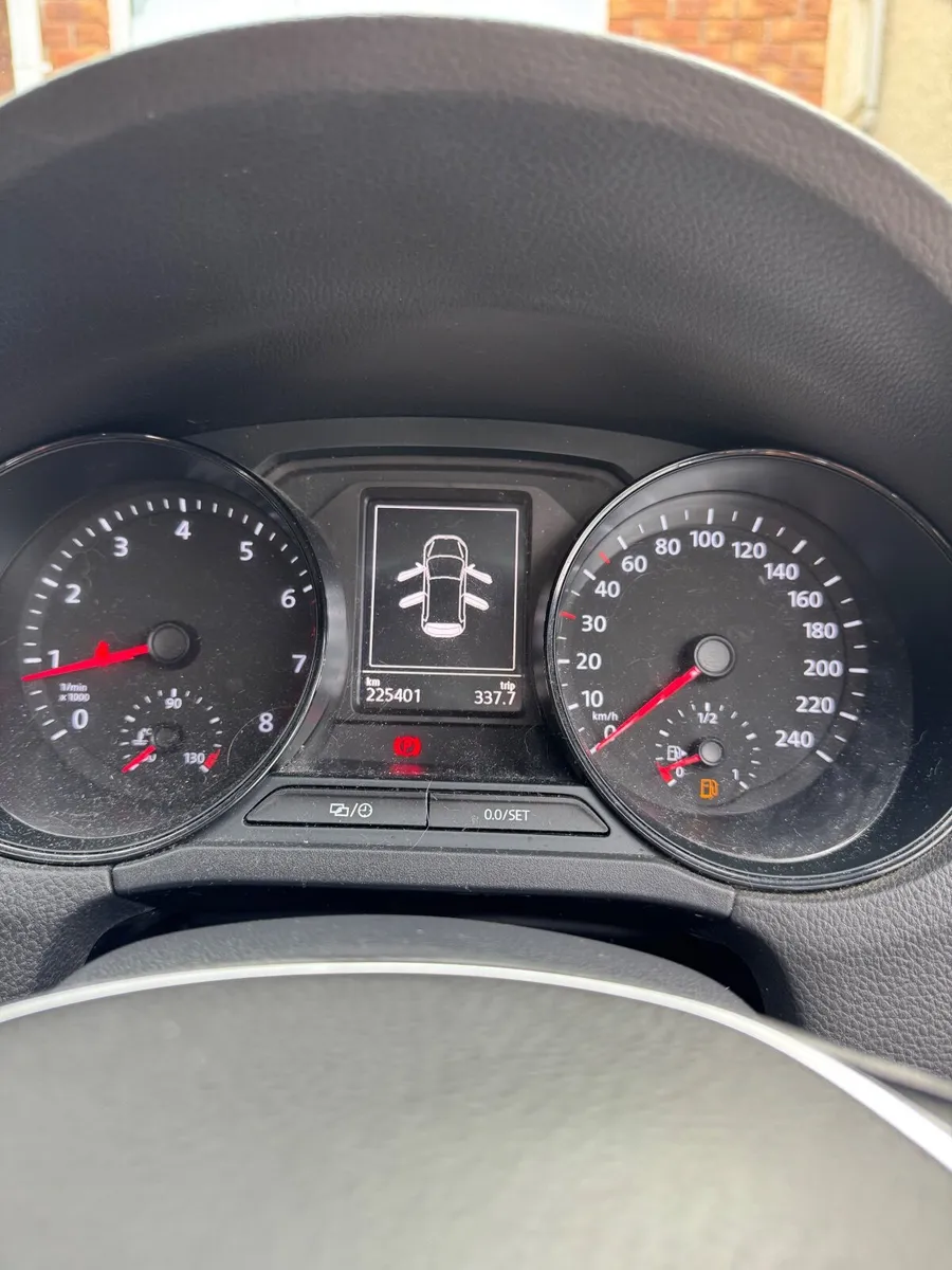 Volkswagen Polo 2015 - Image 4