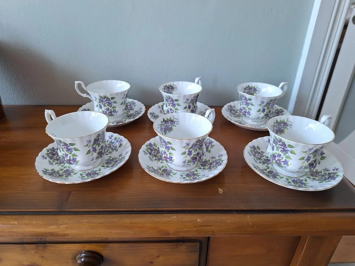 Royal Albert Bone China Tea Set - Image 4