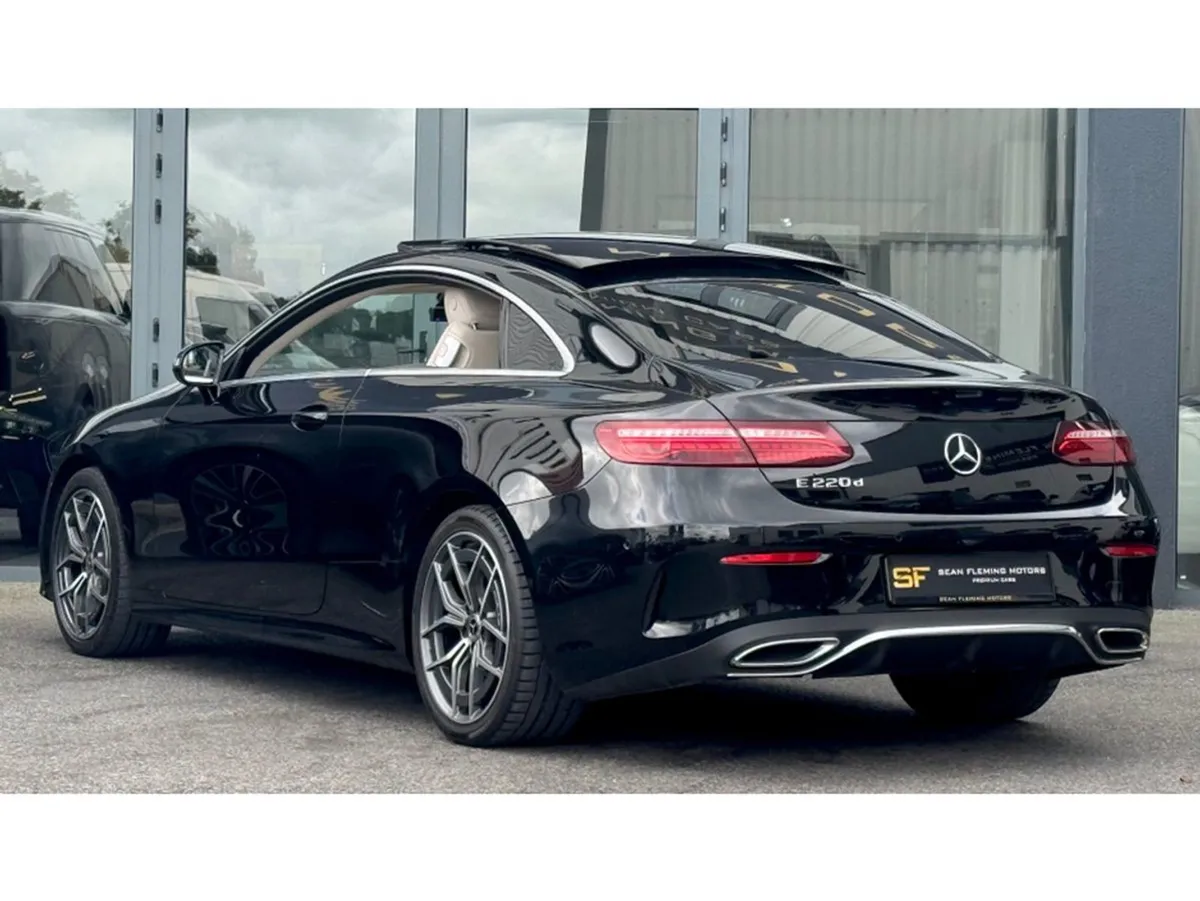 Mercedes-Benz E-Class  pan Roof  AMG Line - Image 2