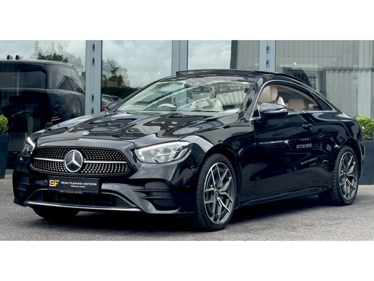 Mercedes-Benz E-Class  pan Roof  AMG Line - Image 4