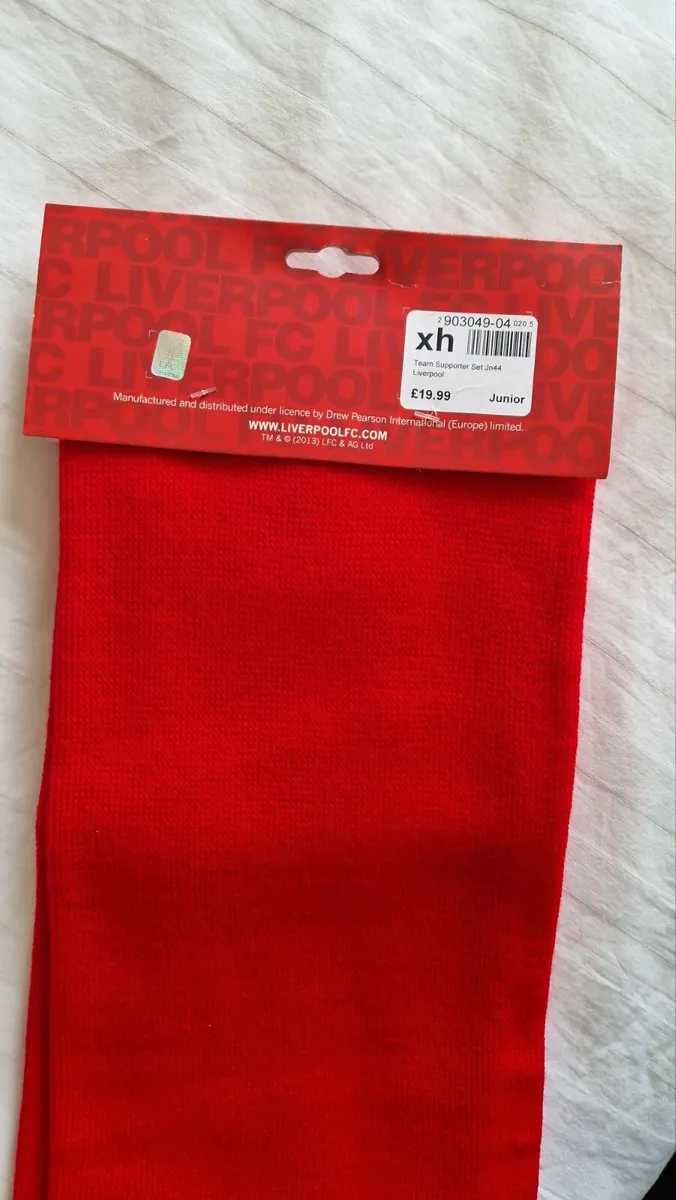 Liverpool hat and scarf set - Image 3