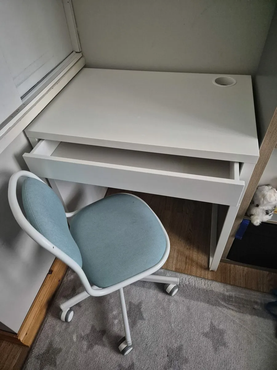 Ikea Micke desk with Orfjall Swivel Chair - Image 3