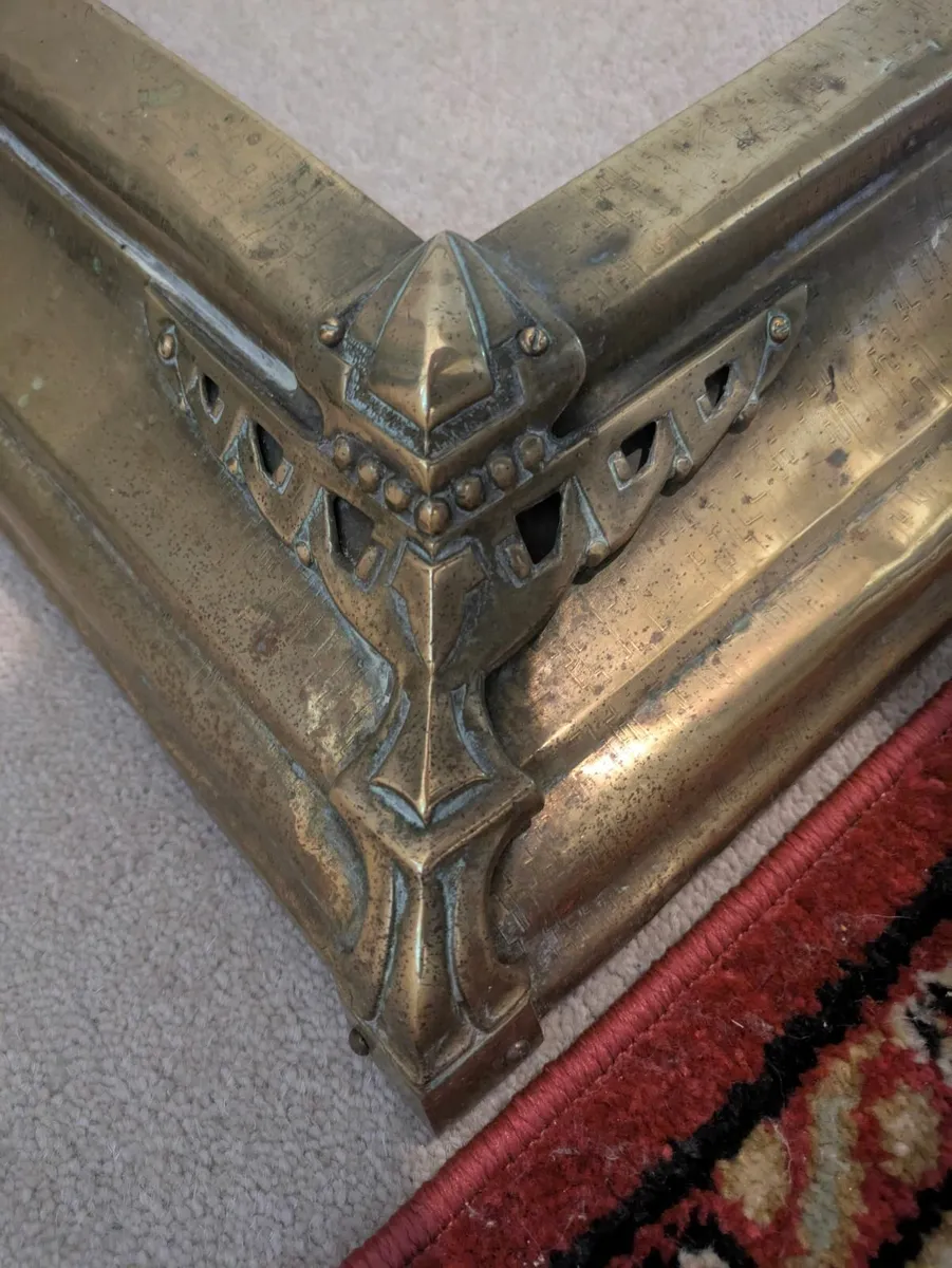 Brass fire fender - Image 2