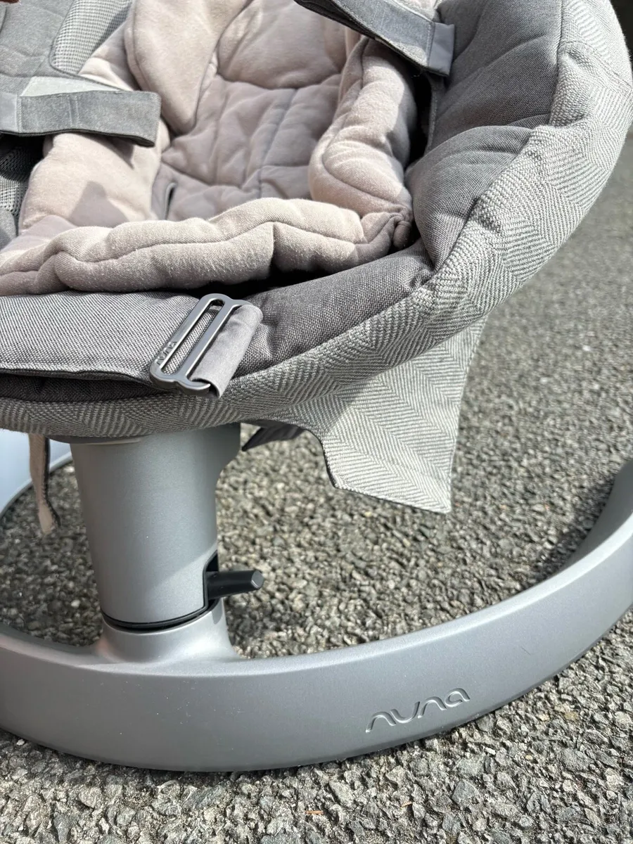 Nuna leaf rocking chair - Image 2