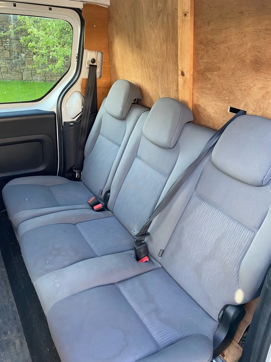 Peugeot partner crew cab van - Image 4