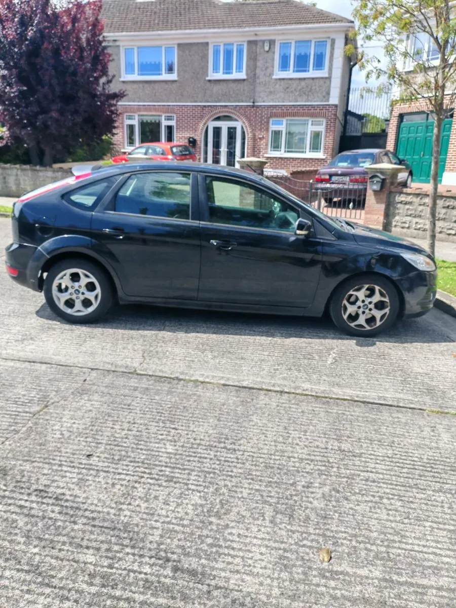 Ford focus 2010 - Image 2