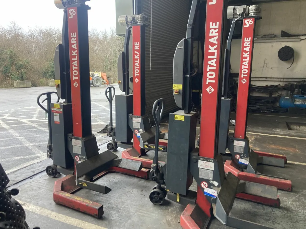 Garage Equipment - Image 1