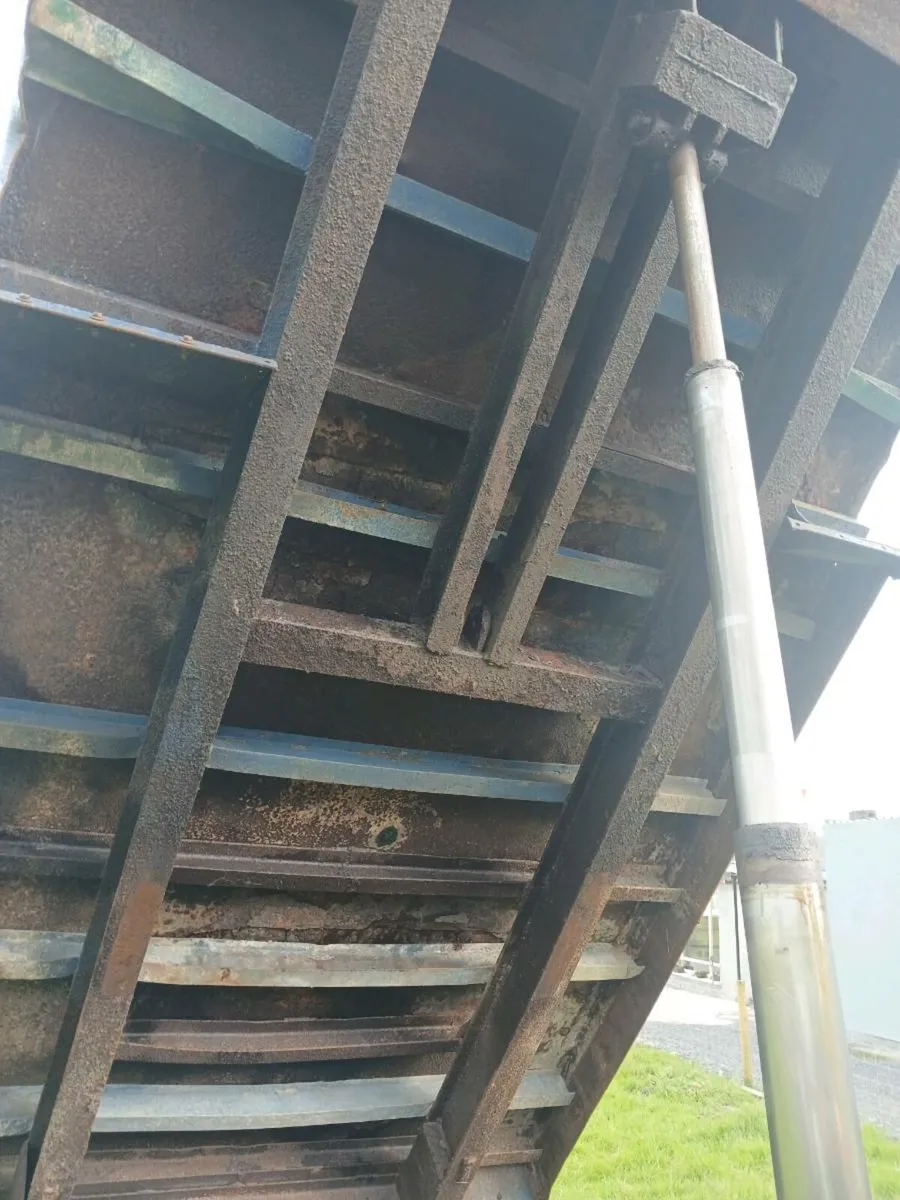 Dump trailer - Image 4