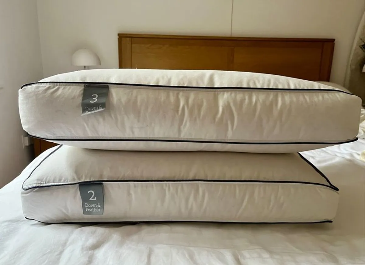 Sleep studio pillow - Image 1