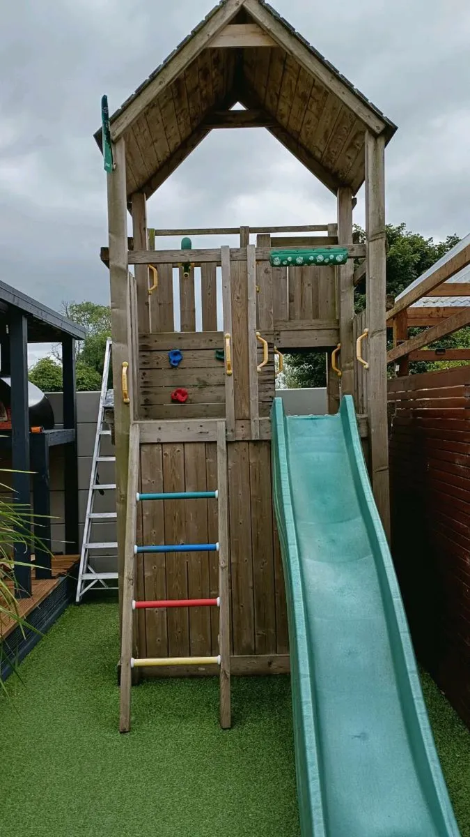 Jungle Gym Palace Playhouse 145 - Image 4