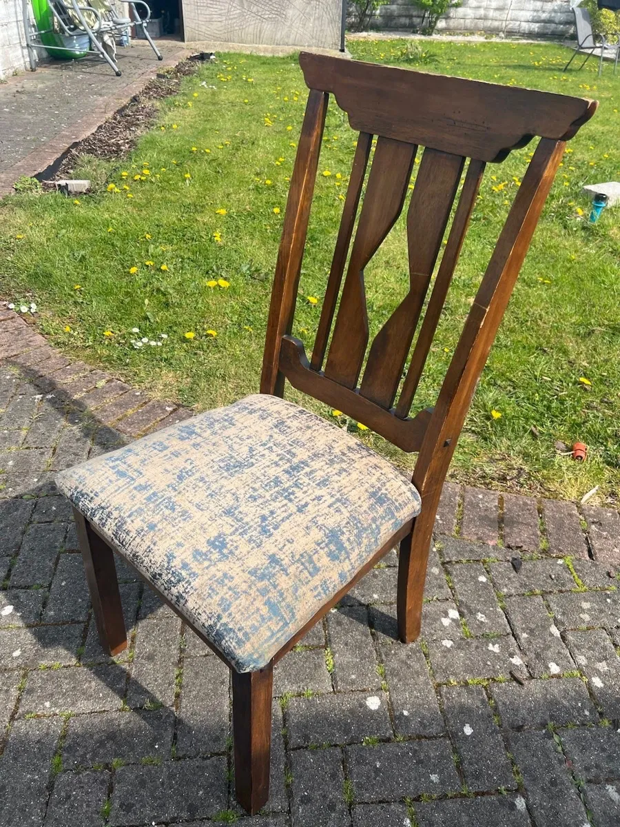 Dining table chairs
