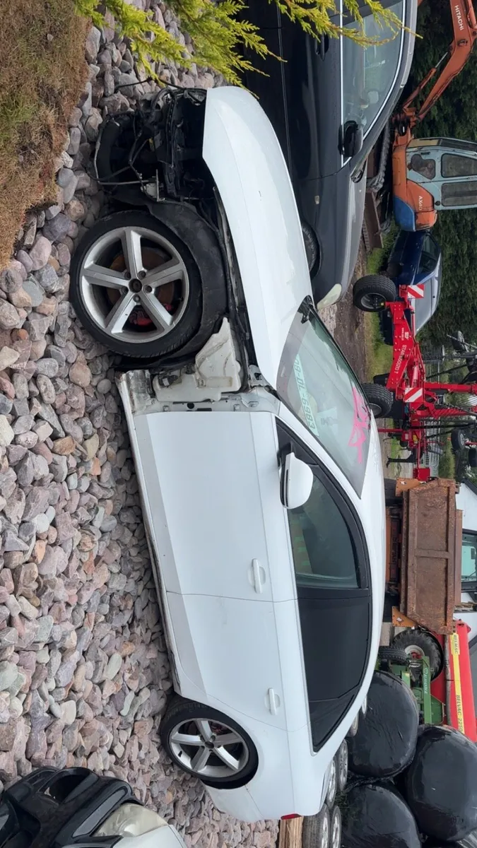 Audi A4 b8 for breaking - Image 4